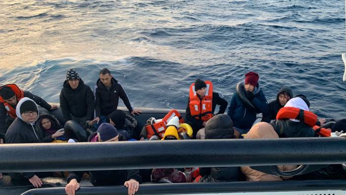 İzmir açıklarında 43 kaçak göçmen yakalandı