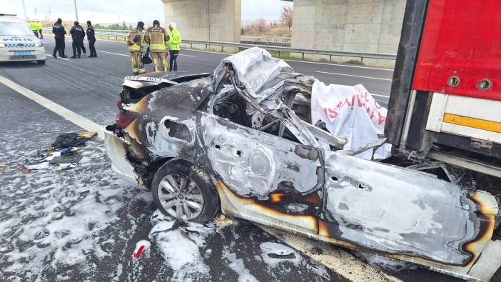 TIR'a çarpan otomobilin sürücüsü yanarak hayatını kaybetti