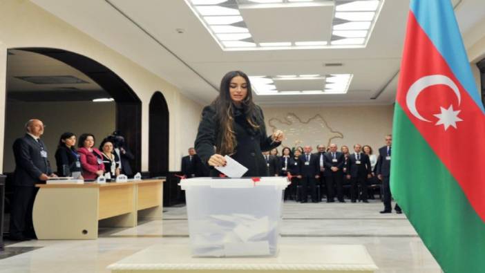 Azerbaycan'da cumhurbaşkanı seçimine girecek aday sayısı 3’e yükseldi