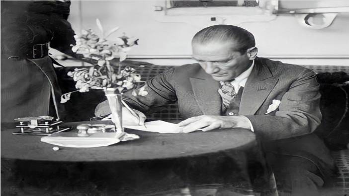 Atatürk: “Hatıra defterini başkalarına doldurtacağına…”