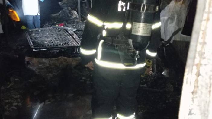 Deprem bölgesi Hatay’da prefabrik ev yangını. 2 kişi hayatını kaybetti