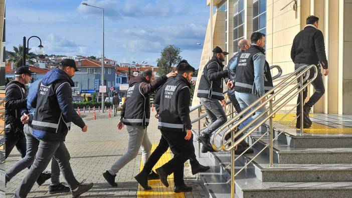 İzmir'de milyar dolarlık ‘kara para’ operasyonu: İşin içinden gümrük memurları çıktı
