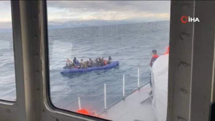Yunan Sahil Güvenlik ölüme terk ettiği bottan tam 56 kaçak göçmen çıktı