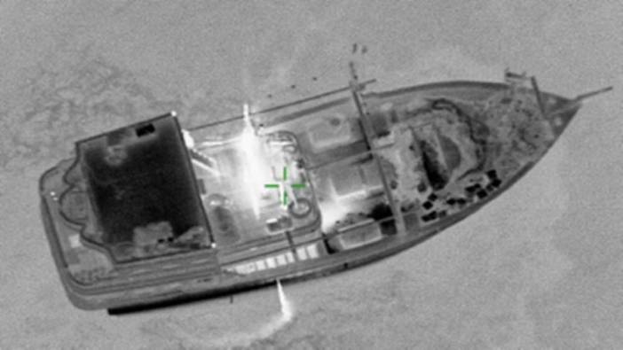 ABD, Kızıldeniz'de İran teknesini batırdı. Husilere silah taşıyordu