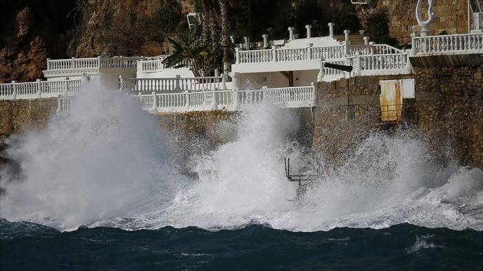Meteoroloji 'Kuzey Ege' uyarısı: Denizde fırtına bekleniyor