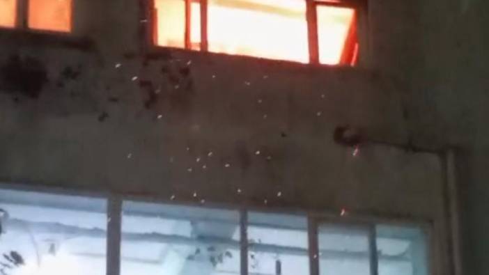 Ümraniye'de 5 katlı bina alev alev yandı
