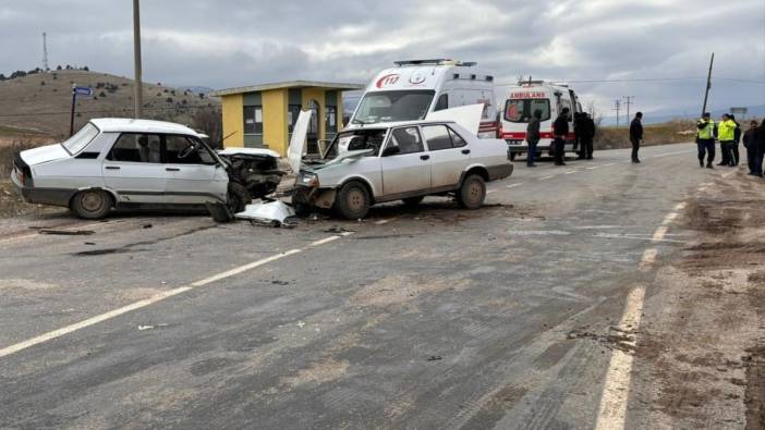 Afyon'da trafik kazaları. 10 yaralı
