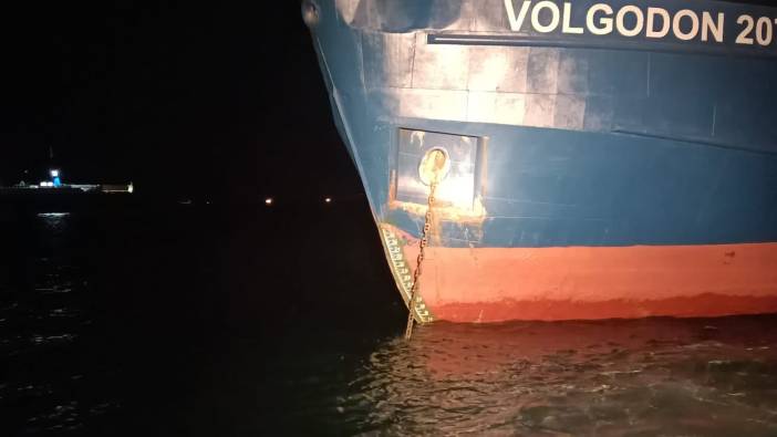İstanbul’da facidan dönüldü. Ahırkapı açıklarında 2 gemi çarpıştı