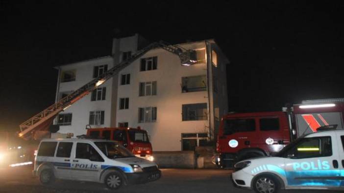 Kayseri'de 4 katlı binada yangın: 1 ölü, 8 yaralı