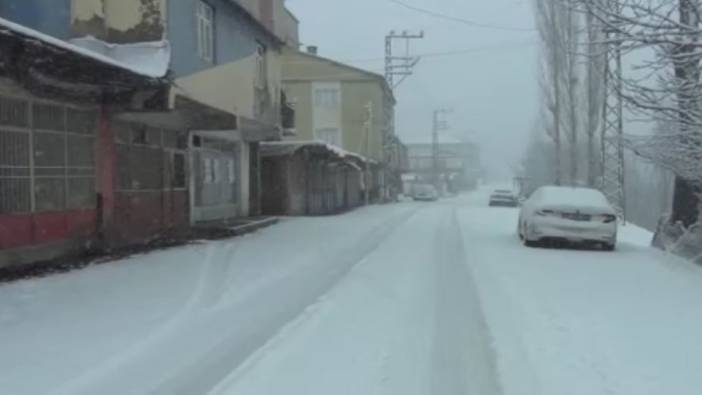 Şırnak'ta kar esareti: Kar kalınlığı 3 metreyi aştı