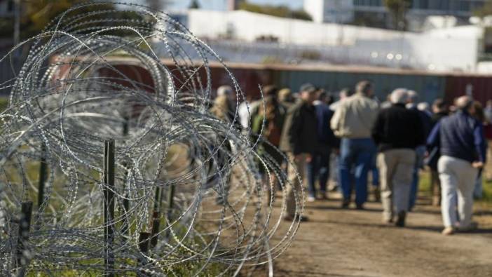 ABD’nin Meksika sınırından rekor yasa dışı geçiş oldu