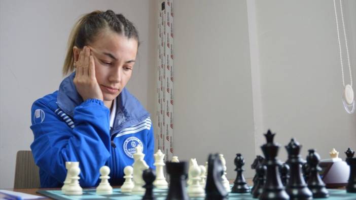 Erzurum'da düzenlenen "İşitme Engelliler Türkiye Satranç Şampiyonası" tamamlandı