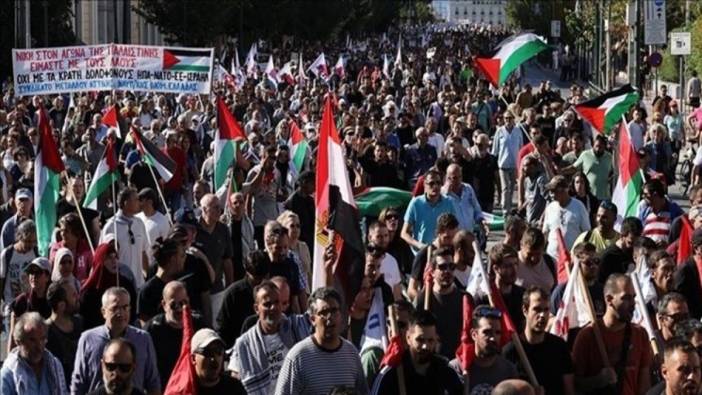 Atina'da binlerce kişi İsrail Büyükelçiliği'ne yürüdü