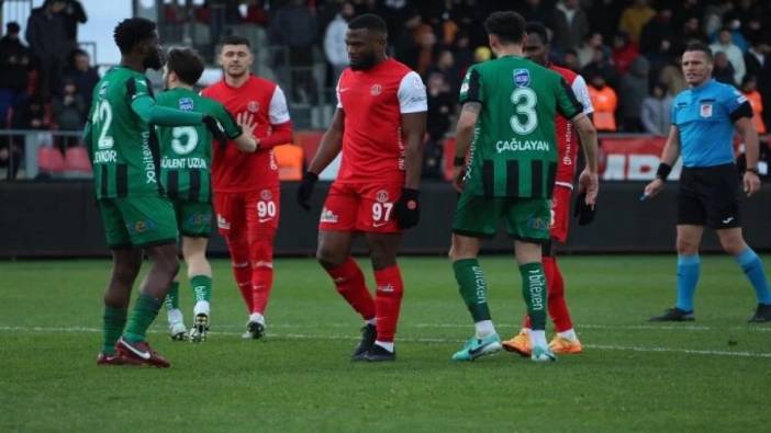 Sakaryaspor İstanbul'da maç bitti derken 1 puan kurtardı