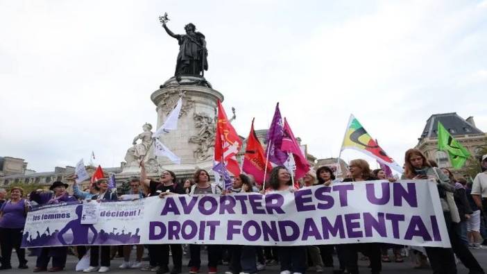Fransa kürtaj hakkını anayasal güvence altına aldı