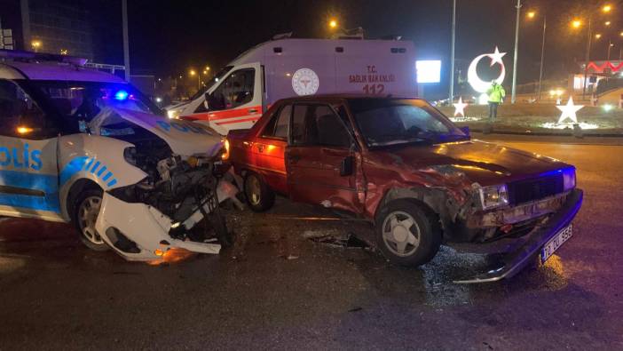 Karaman’da polis aracı ile otomobil çarpıştı: 4 yaralı