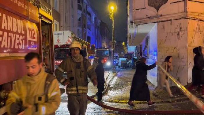 Esenyurt'ta 4 katlı binada yangın: Mahsur kalan 12 kişi kurtarıldı