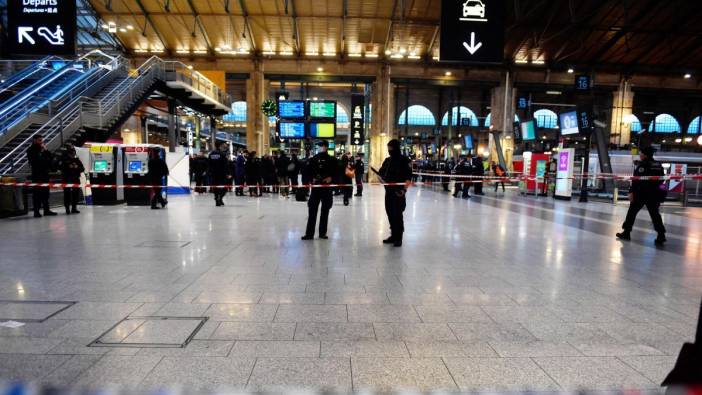 Avrupa'nın en büyük tren istasyonu Gare de Lyon'da bıçaklı saldırı