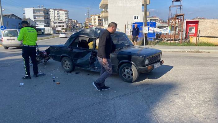 Antalya’da motosiklet ve otomobil çarpıştı
