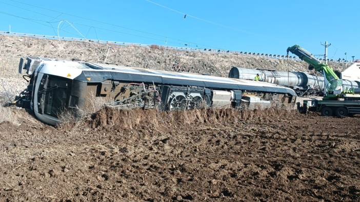Kırıkkale’de yük treni devrildi: 2 yaralı