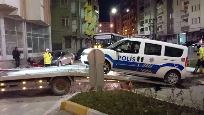Şüpheli aracı kovalayan polis arabası kaza yaptı