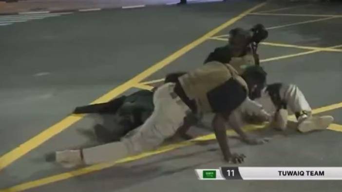SWAT Yarışmasında Suudi Arabistan ekibi rehineyi 2 kez yere düşürdü. Türk ekibi şov yaptı