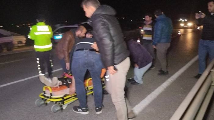Bursa’da motosiklet seyir halindeyken devrildi. 2 yaralı