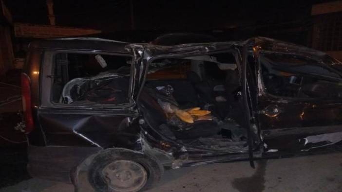 Samsun’da hafif ticari araç elektrik direğine çarptı: 1 ölü, 3 yaralı