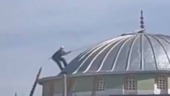 Tokat'ta 70 yaşındaki Yücel Kale, leyleklere yuva yapmak için caminin kubbesine tırmandı