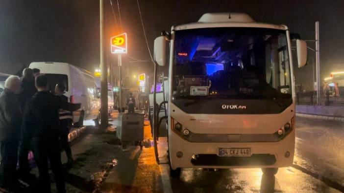 Bursa'da tur otobüsünün aydınlatma direğine çarpması sonucu 10 kişi yaralandı