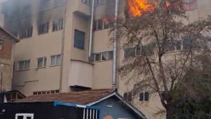 İstanbul'da bir fabrika alev alev yandı
