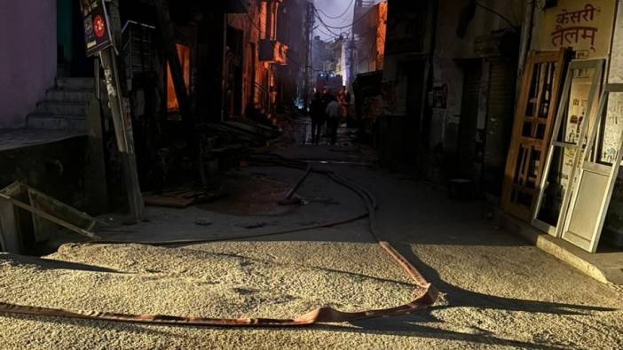 Hindistan'da atölyede yangın :11 ölü