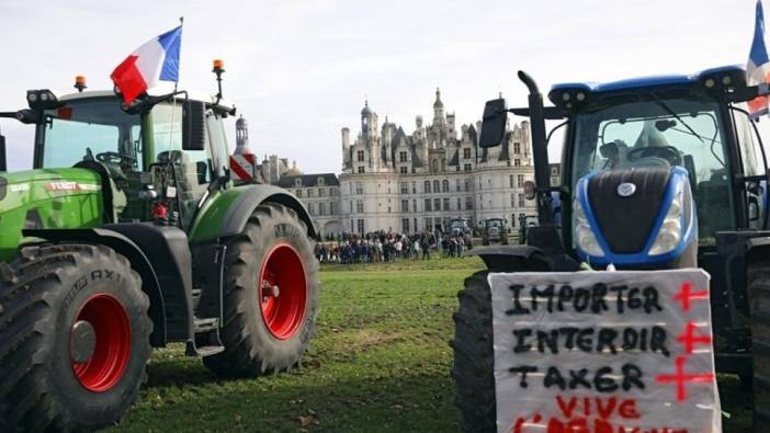 Fransa'da çiftçiler tarihi şatoya girişi engelledi
