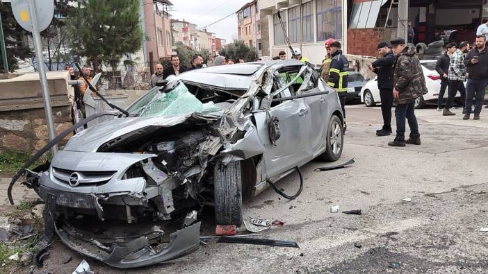 Bursa'da feci kaza. 1'i ağır 4 yaralı