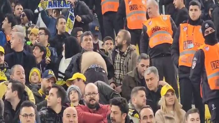 Galatasaray maçında Ankaragücü tribününde ilginç görüntü. Kimse ne olduğunu anlamadı