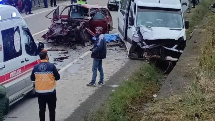 Ordu’da otomobil ile minibüs çarpıştı: 2 ölü