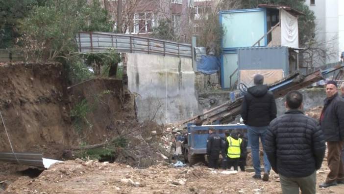 Kadıköy’de istinat duvarı çöktü: 1 işçi ağır yaralandı
