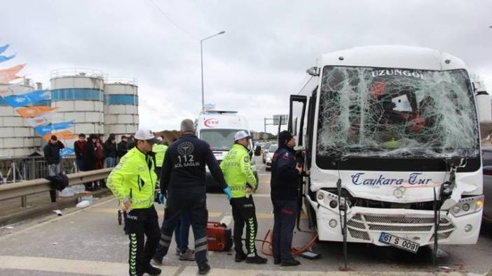 Trabzon'da midibüs tıra çarptı: 6 yaralı