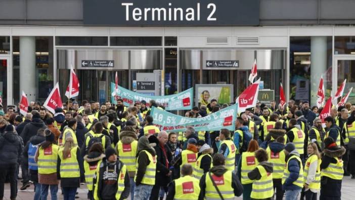 Almanya'yı grev vurdu. 100 bin yolcu etkilendi
