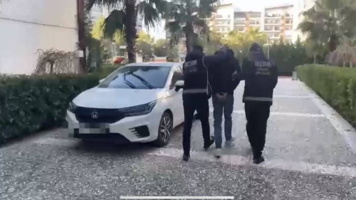 Interpol'ün aradığı uyuşturucu taciri İzmir'de yakalandı