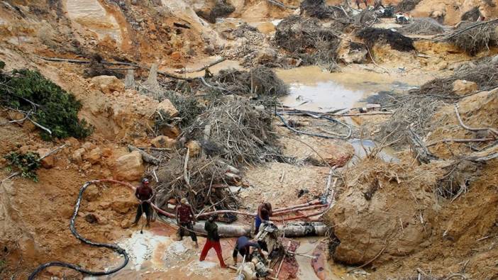 Venezuela'da kaçak altın madeninde toprak kayması: En az 30 kişi öldü, 100'den fazla kişi göçük altında kaldı