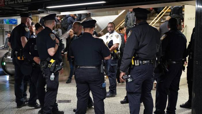 New York'ta metrolarda işlenen suçların artması belediyeyi harekete geçirdi