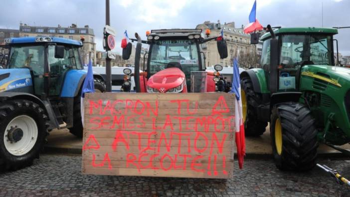 Fransa’da çiftçilerden Tarım Bakanlığı’na traktörlü eylem
