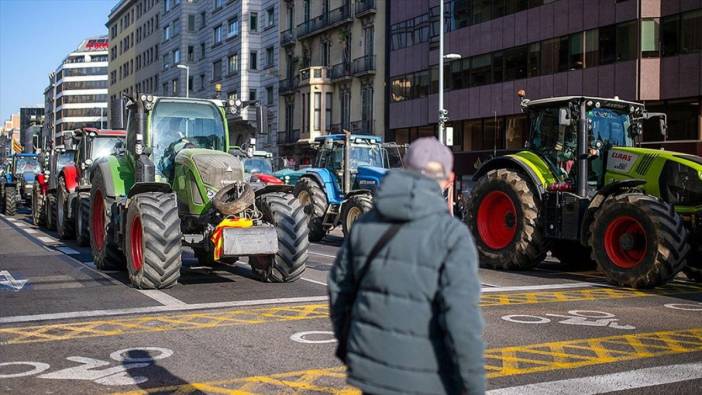 İspanyol çiftçiler yol kapatma eylemine devam ediyor