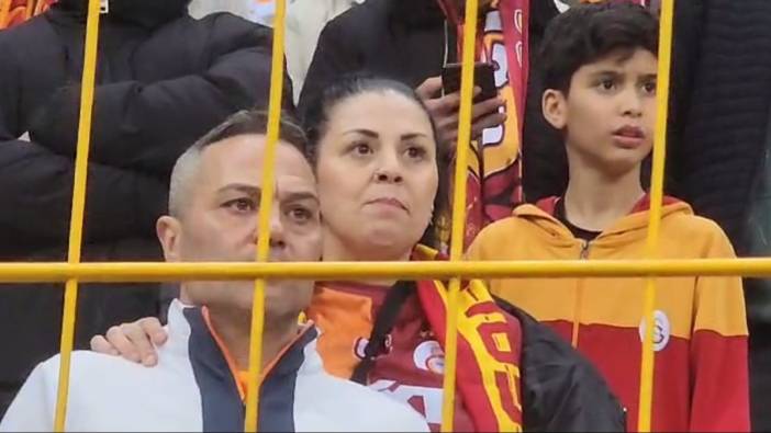 Galatasaray taraftarı dondu kaldı. Pozisyonu izlerken nefes bile almadılar