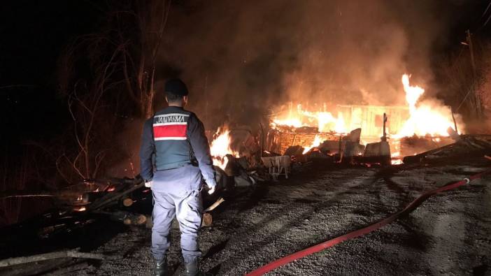 Bartın'da bir evde yangın çıktı. 2 kişi yanarak ağır yaralandı