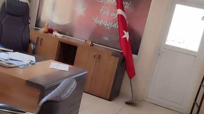 CHP İlçe Başkanı Lütfü Savaş’ın bürokratını dövdü: Gerekçe: Seçim çalışmasına katılan belediye  işçisine tutanak tutuldu