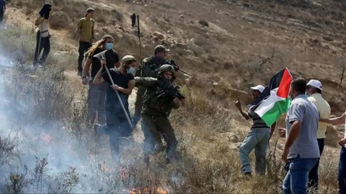 Yahudi yerleşimciler, Batı Şeria'da Filistinlilere ve mülklerine saldırdı