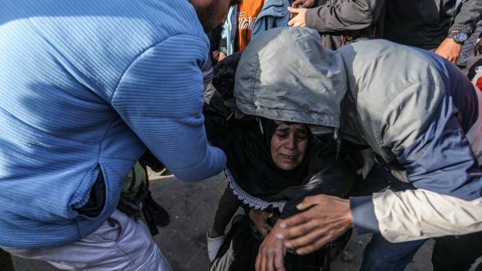 İsrail, Refah'ta bir ailenin evini bombaladı: 6'sı çocuk 14 ölü