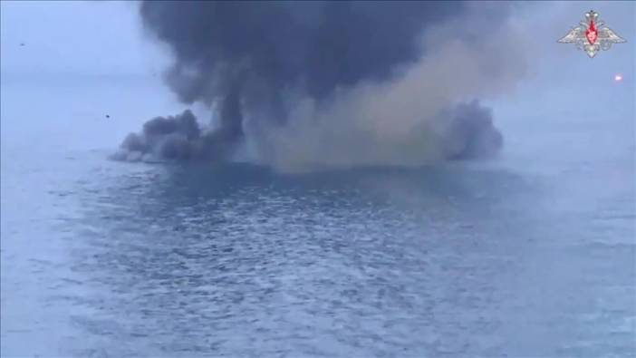 Ukrayna, Rusya'ya ait devriye gemisini vurdu
